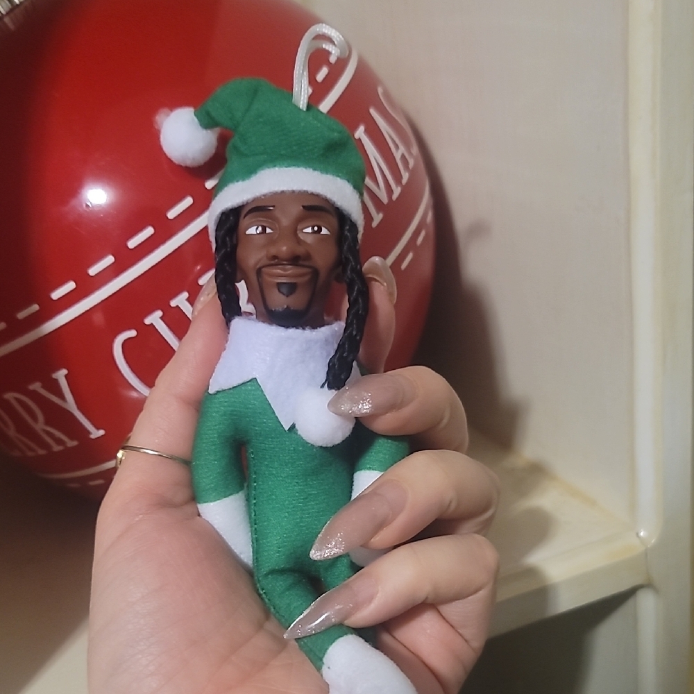 NEW Snoop Dog - Green and White Holiday Elf Ornament/charm - Picture 3 of 3